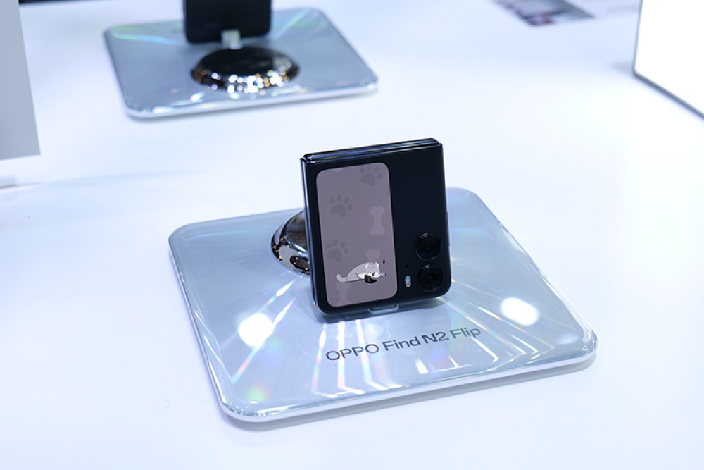 oppo在mwc 2023大会上发布find n2 flip和首款wifi6路由器等新品