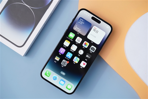 iphone闹钟五一调休没响，网友吐槽上班迟到！