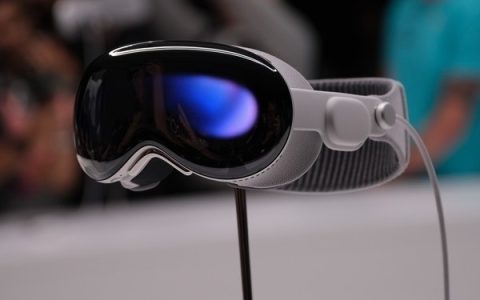 马斯克辛辣嘲讽苹果vision pro 买它不如20美元买包致幻菇
