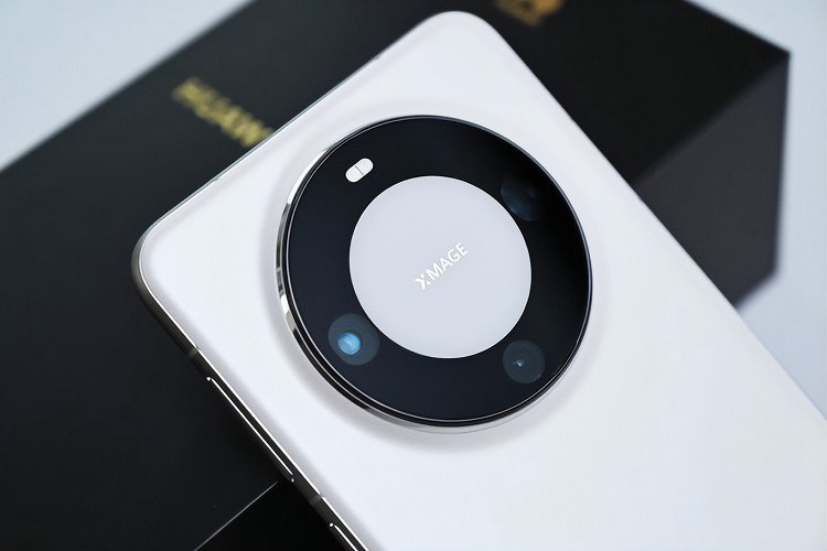 华为mate60强势回归，苹果iphone15惹上大麻烦了？