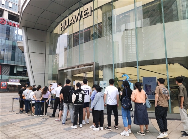 华为mate50系列首销秒罄 渠道加价超7000元：官方已火速增产