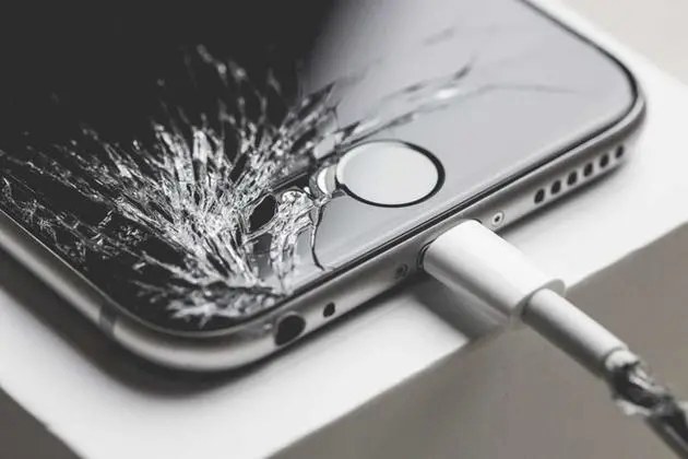 苹果屈服了！iphone 13换屏幕不再禁用face id