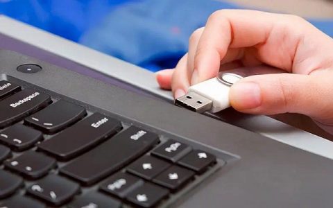 u盘被分盘了怎么办？u盘被分成2个盘恢复合并成一个方法