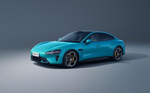 小米汽车su7海湾蓝高清图赏：跑车造型，颜值在线！